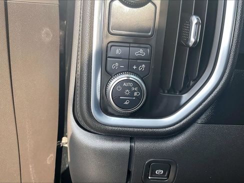 Used 2021 GMC Sierra 1500 SLT image 13