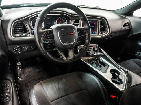 Used 2019 Dodge Challenger GT w/ Plus Package RWD image 8