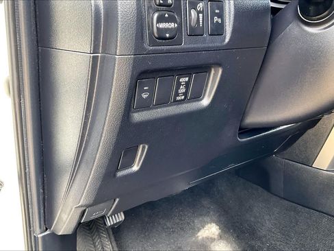 Used 2018 Toyota 4Runner Limited AWD/4WD image 34