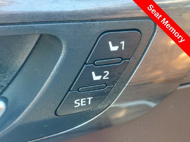 Certified 2020 Toyota Highlander Platinum AWD/4WD image 21