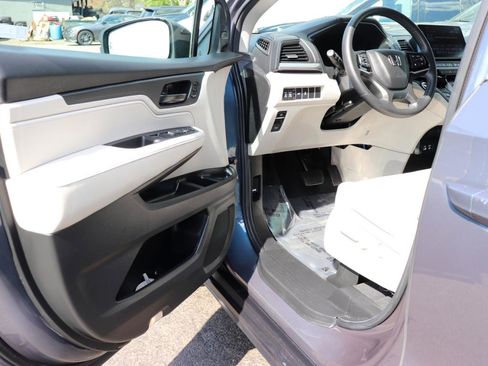 Used 2025 Honda Odyssey EX-L image 10