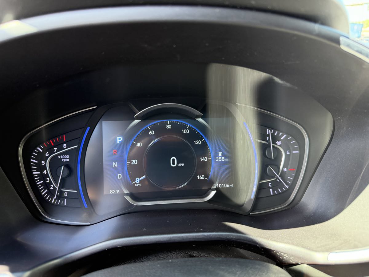 Used 2020 Hyundai Santa Fe Limited AWD/4WD image 24