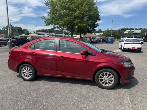 Used 2020 Chevrolet Sonic LT FWD image 4