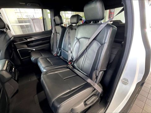 Used 2024 Jeep Wagoneer Series II w/ Flexible Seating Group RWD image 14