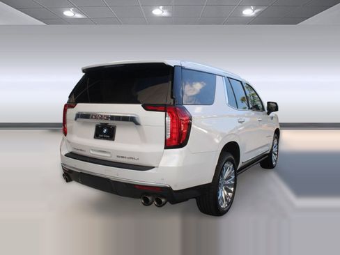 Used 2021 GMC Yukon Denali w/ Denali Premium Package image 9