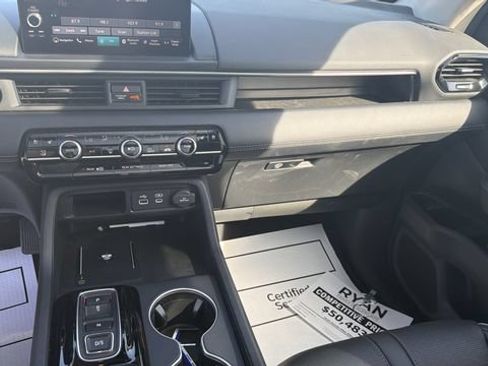 Certified 2025 Honda Pilot Elite image 21
