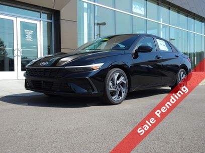 New 2025 Hyundai Elantra SEL