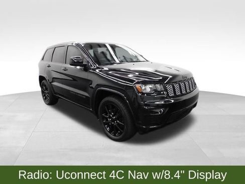 Used 2019 Jeep Grand Cherokee Altitude image 13