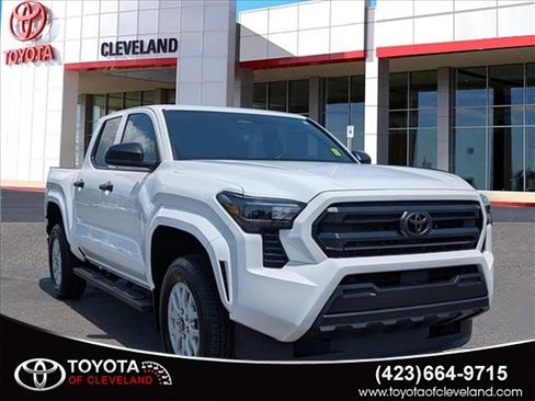Used 2024 Toyota Tacoma SR AWD/4WD image 1