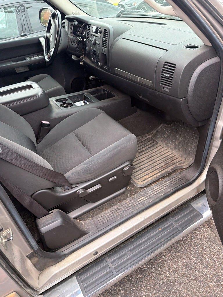 Used 2008 GMC Sierra 1500 SLE w/ SLE2 Preferred Package AWD/4WD image 12