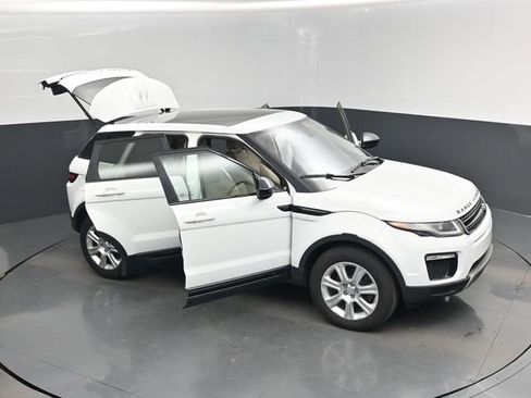 Used 2018 Land Rover Range Rover Evoque SE Premium AWD/4WD image 19