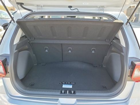 New 2026 Hyundai Venue SE image 20