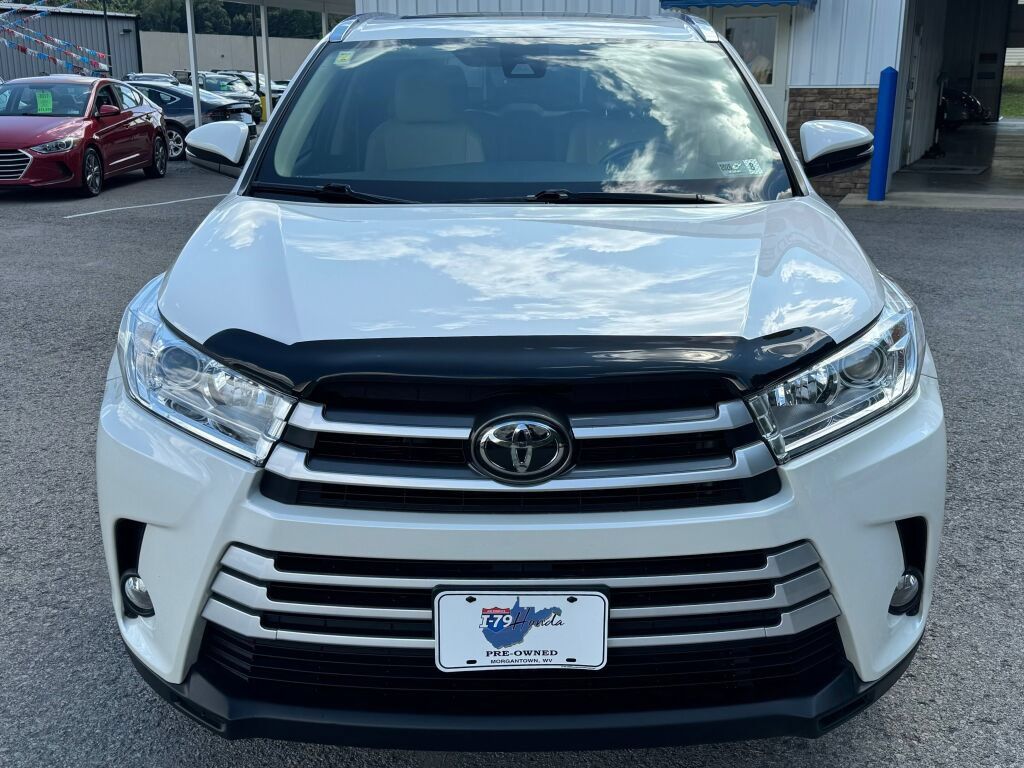 Used 2019 Toyota Highlander XLE AWD/4WD image 2