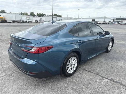 Used 2025 Toyota Camry LE w/ Convenience Package FWD image 4