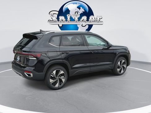 New 2026 Volkswagen Taos SE AWD/4WD image 4