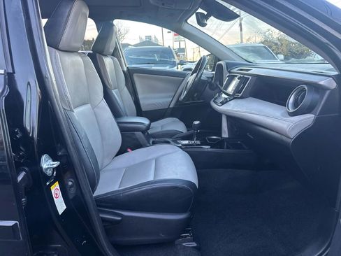 Used 2016 Toyota RAV4 Limited image 27