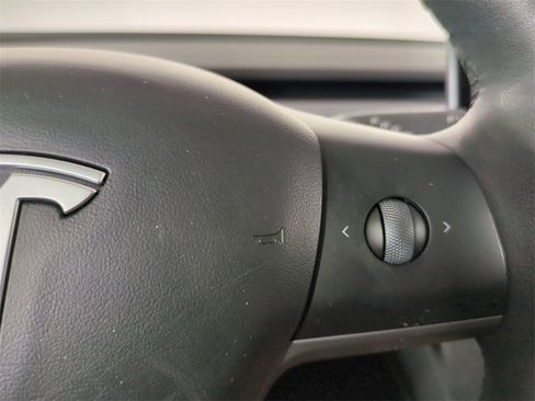 Used 2021 Tesla Model 3 Standard Range Plus image 30