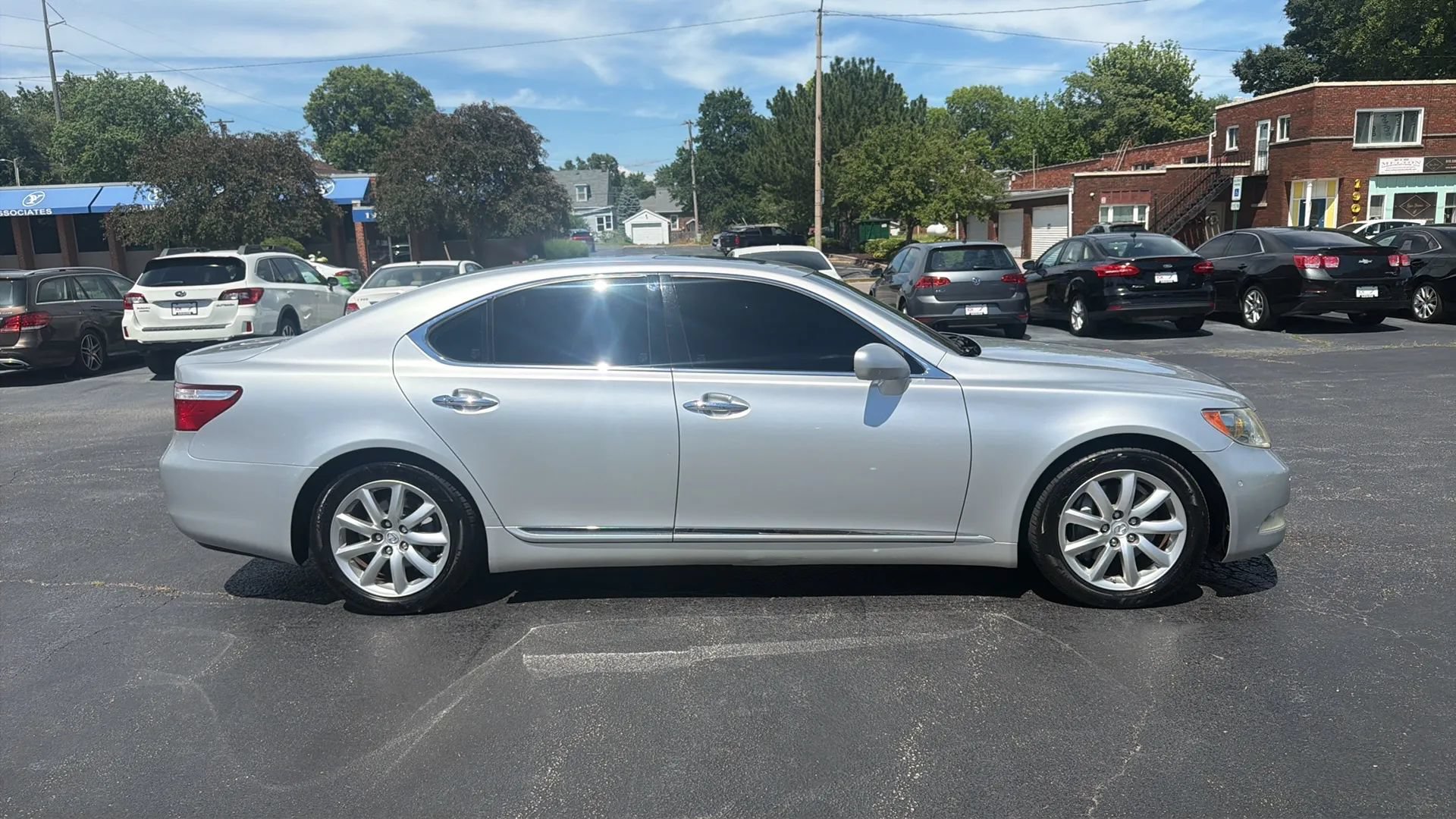 Used 2007 Lexus LS 460 w/ Comfort Pkg RWD image 4
