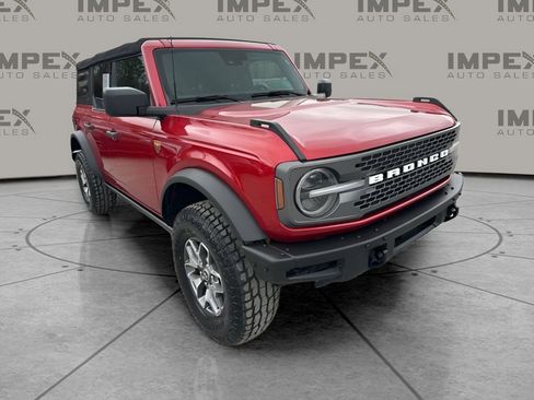 Used 2021 Ford Bronco Badlands image 7