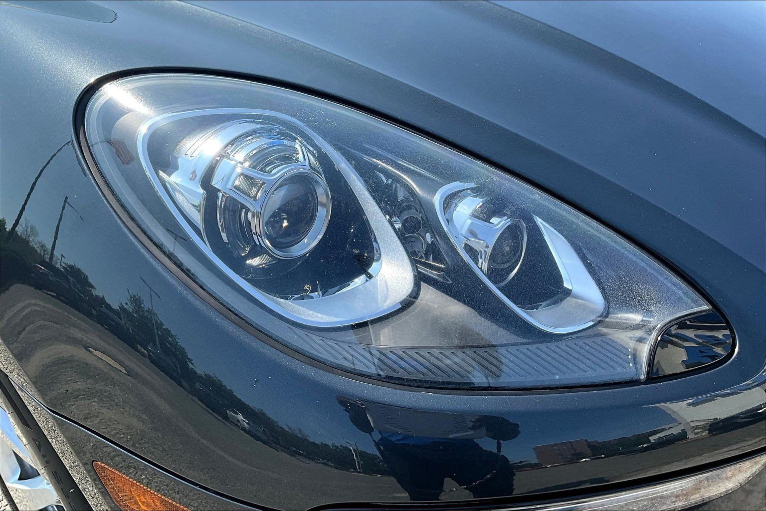 Used 2017 Porsche Macan w/ Premium Package Plus AWD/4WD image 29