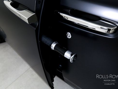 Used 2025 Rolls-Royce Phantom Sedan image 31