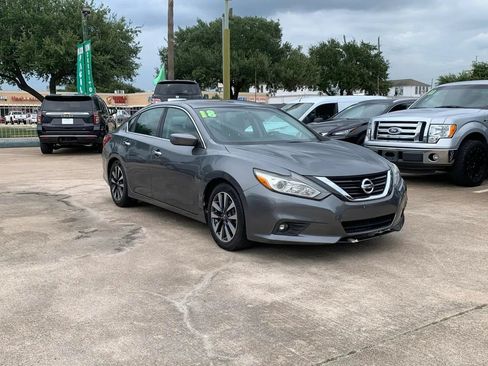 Used 2018 Nissan Altima 2.5 SV FWD image 3