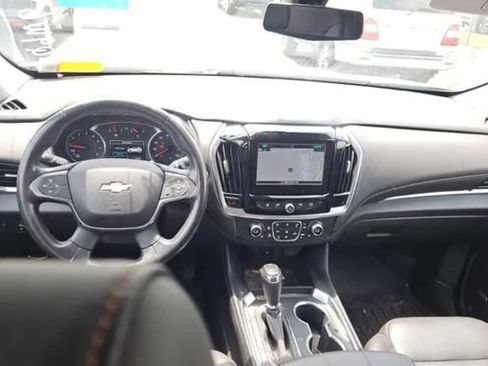 Used 2019 Chevrolet Traverse LT w/ LT Premium Package AWD/4WD image 5