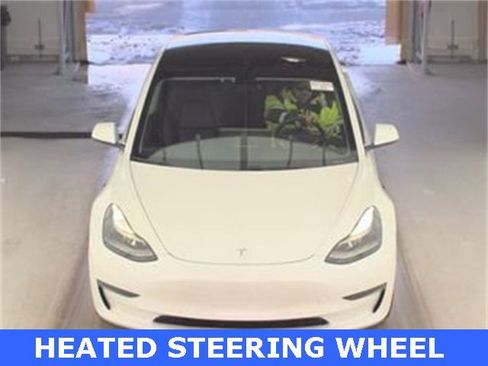 Used 2021 Tesla Model 3 Standard Range Plus image 3