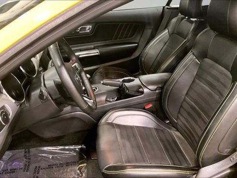 Used 2016 Ford Mustang GT Premium w/ Equipment Group 401A RWD image 24