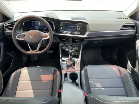 Certified 2022 Volkswagen Jetta SE w/ Panoramic Sunroof Package FWD image 26