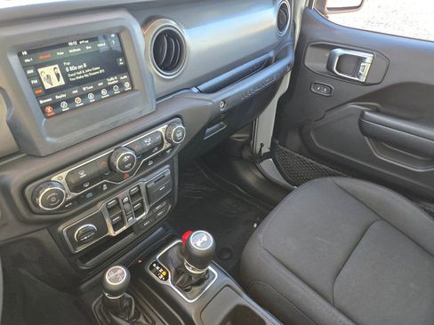 Used 2023 Jeep Wrangler Unlimited image 32