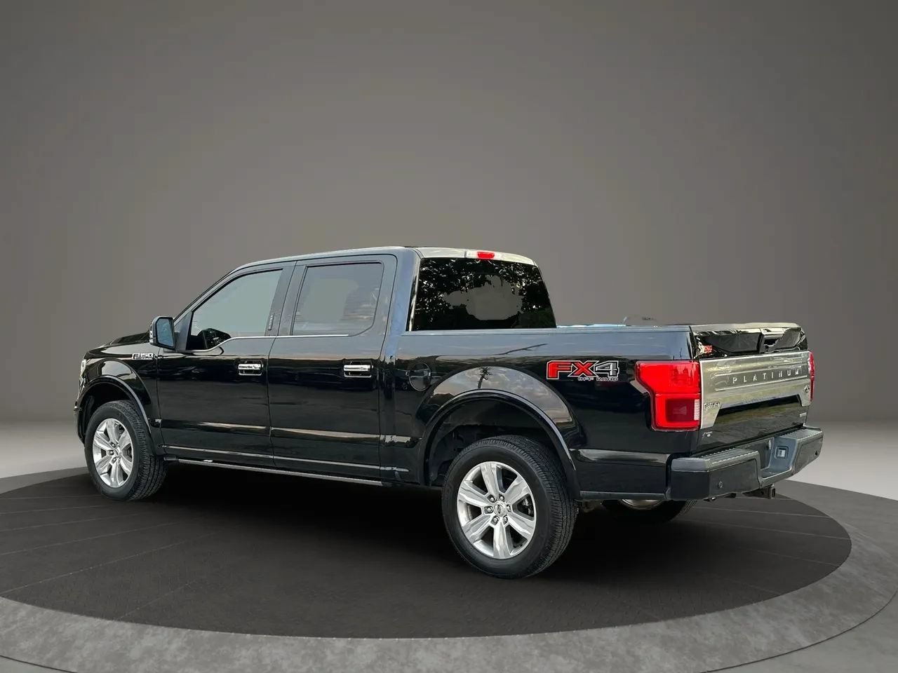 Used 2019 Ford F150 Platinum w/ Trailer Tow Package AWD/4WD image 5