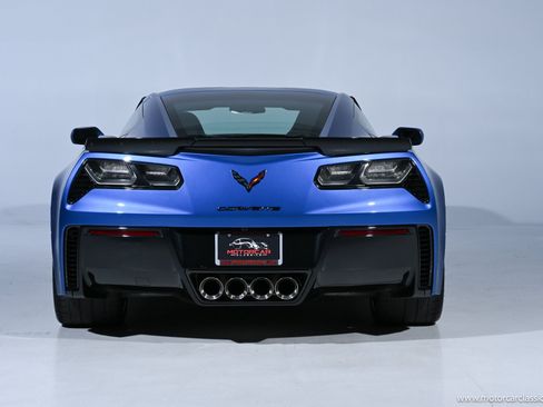 Used 2016 Chevrolet Corvette Z06 w/ 3LZ Preferred Equipment Group RWD image 6