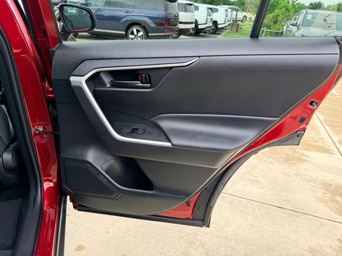 Used 2022 Toyota RAV4 LE FWD image 24