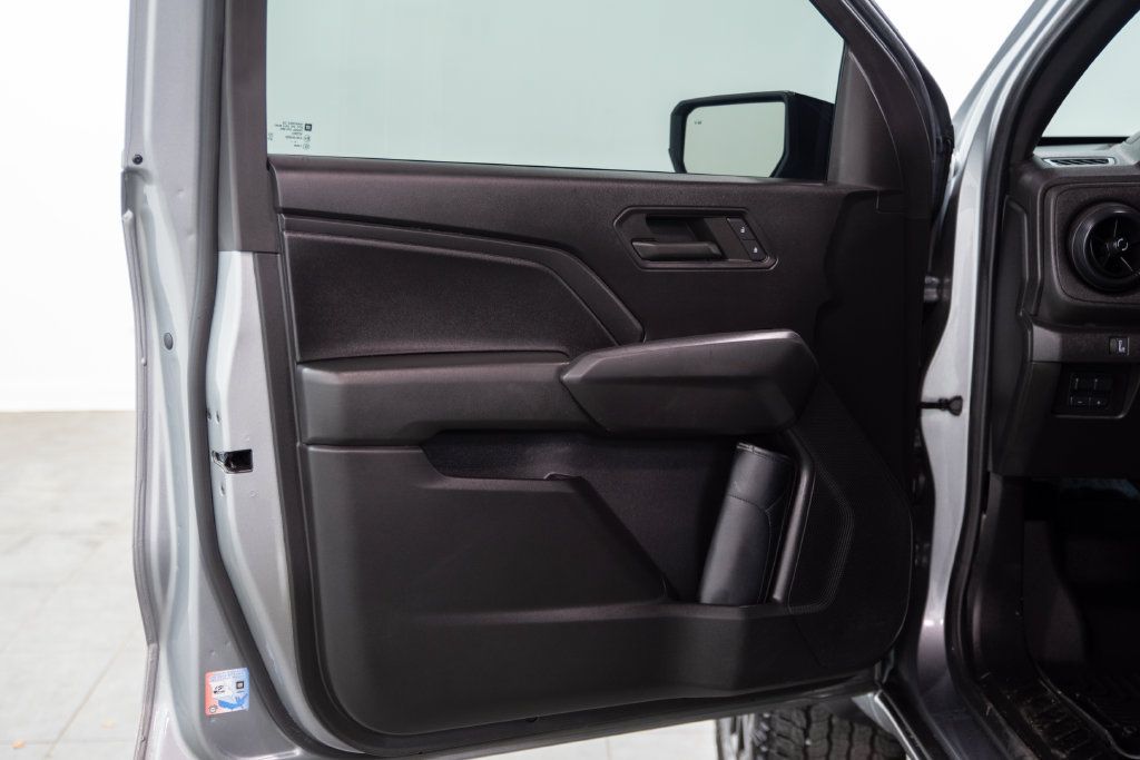 Used 2024 Chevrolet Colorado Trail Boss w/ Technology Package AWD/4WD image 6