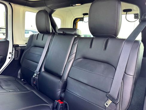 Used 2023 Jeep Wrangler Unlimited Sahara image 18