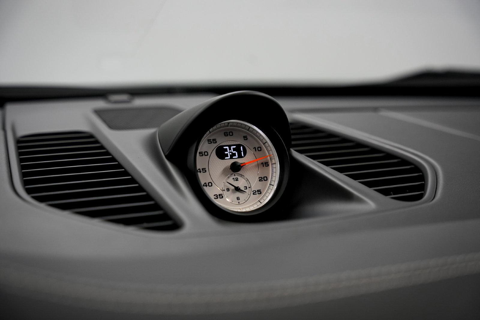 Used 2019 Porsche 911 GT3 RWD image 11