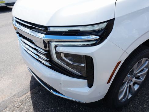 New 2025 Chevrolet Suburban Premier image 12