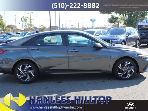 New 2025 Hyundai Elantra SEL image 6