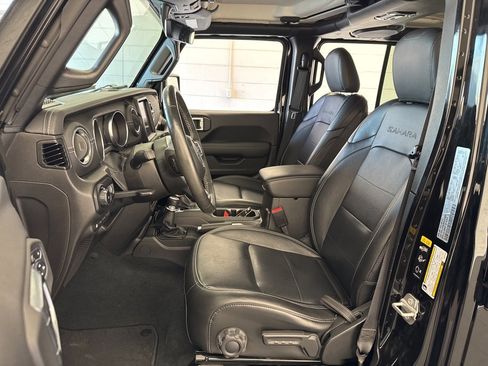 Used 2022 Jeep Wrangler Unlimited Sahara w/ Cold Weather Group image 14