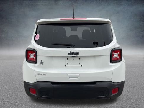 Used 2023 Jeep Renegade Latitude image 4