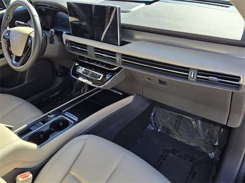 Used 2023 Lincoln Corsair FWD image 18