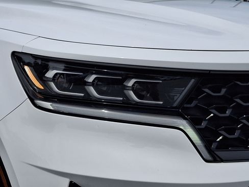 Certified 2023 Kia Sorento SX AWD/4WD image 9