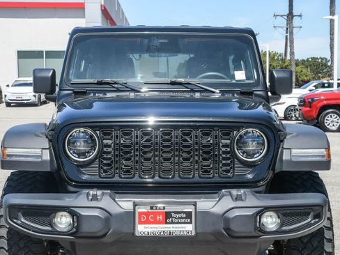 Used 2025 Jeep Wrangler Unlimited Sport AWD/4WD image 5