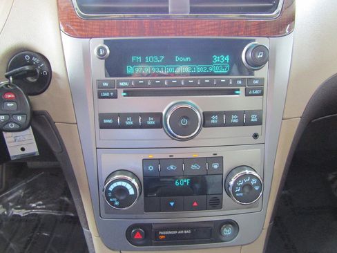 Used 2008 Chevrolet Malibu LTZ image 17