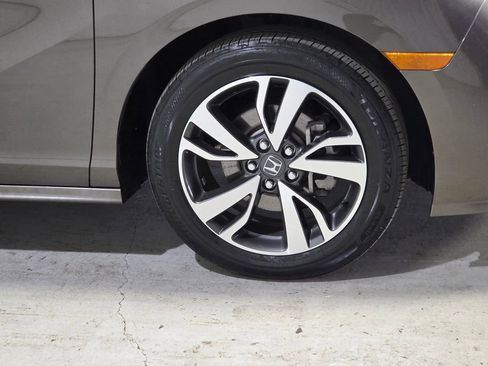 Used 2023 Honda Odyssey Touring image 16