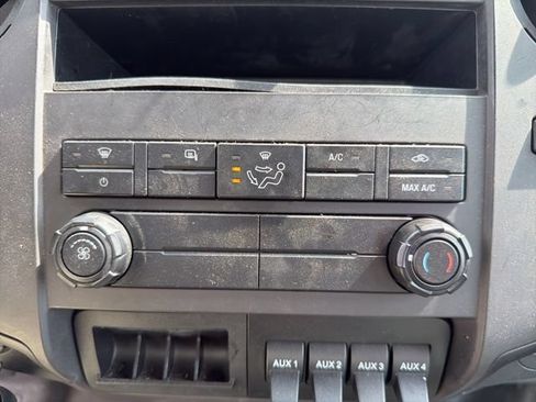 Used 2022 Ford F750 2WD Regular Cab Super Duty image 25