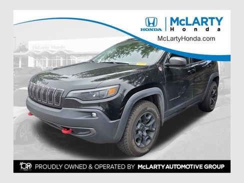 Used 2019 Jeep Cherokee Trailhawk w/ Comfort/Convenience Group AWD/4WD image 1