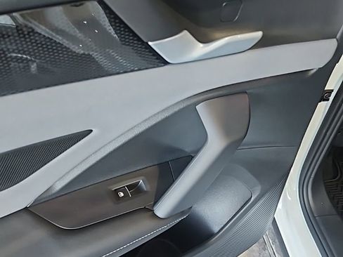 New 2026 Volkswagen Tiguan SE image 22