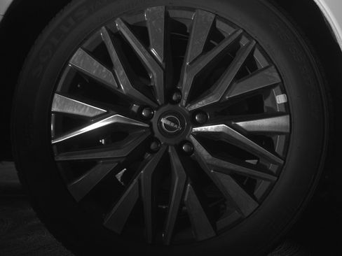 Used 2025 Nissan Altima 2.5 SV image 15